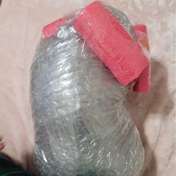 8 1/2 inch tall red resin buddha statue - Picture 8 of 11